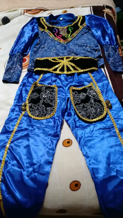 Vendo trajes de baile talla 16 en perfecto estado - miniatura 2