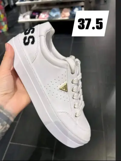 Zapatillas blancas Guess talla 37.5 - miniatura 2