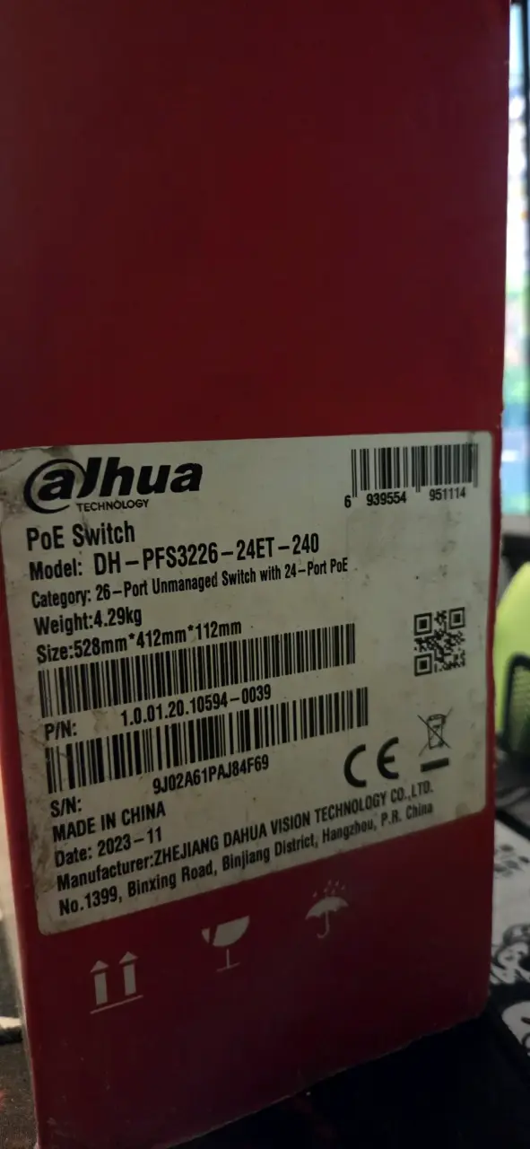 Switch Dahua 24 Puertos 10/100Mbps con PoE - 2