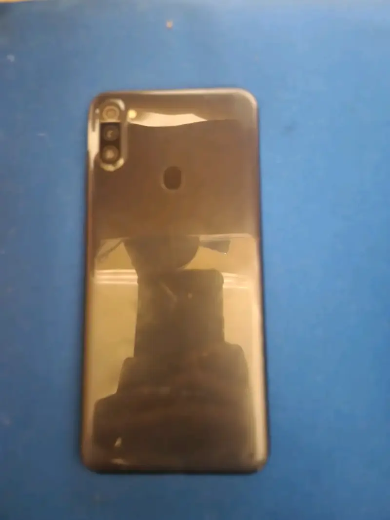 Samsung Galaxy A11 en buen estado - 3