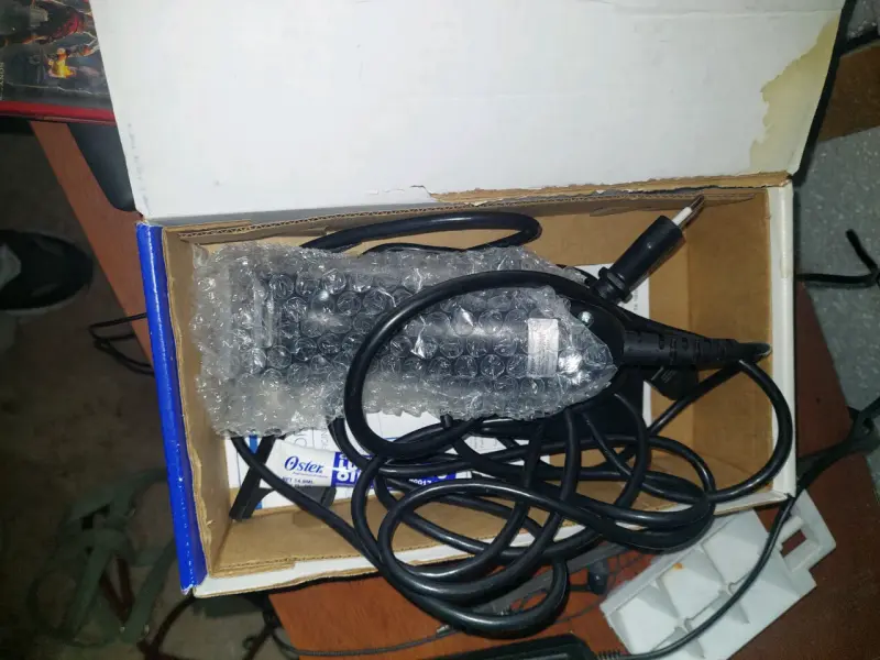 Máquina de cortar pelo Oster A6 Slim 3 velocidades - 2
