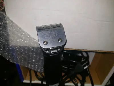 Máquina de cortar pelo Oster A6 Slim 3 velocidades - miniatura 3
