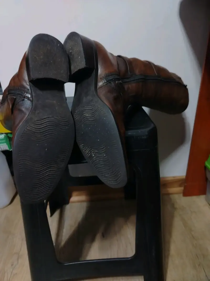 Botas de cuero marrón con hebillas - 5