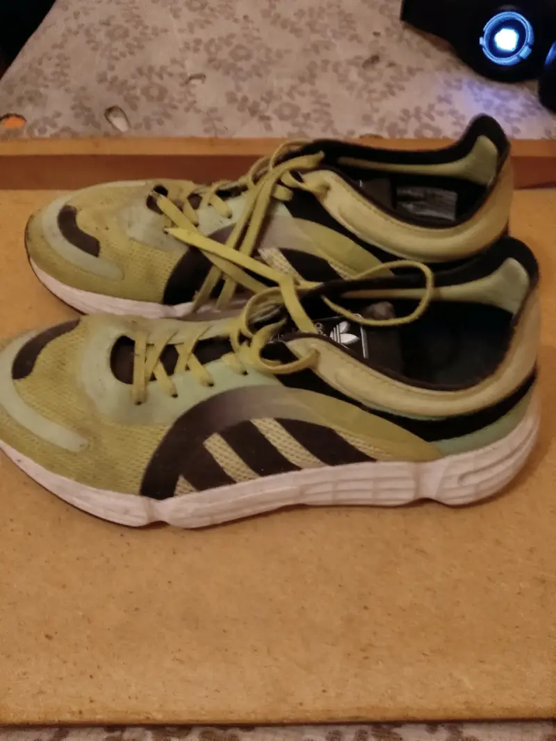 Zapatillas deportivas Adidas amarillas