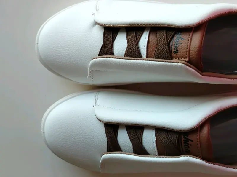 Zapatillas urbanas blancas de cuero sintético - 3