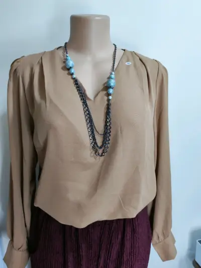 Blusa de mujer color beige - miniatura 2