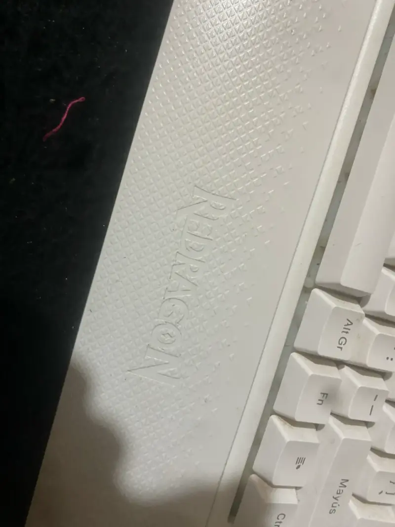 Teclado Redragon K512 reposamuñecas - 3