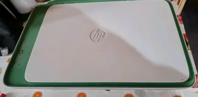 Impresora multifuncional HP color blanco y verde - miniatura 1