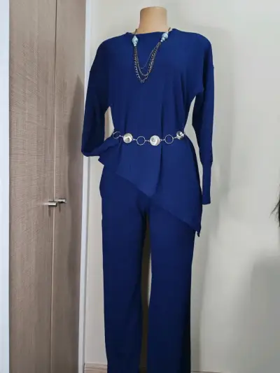 Conjunto de pantalón y blusa azul - miniatura 3