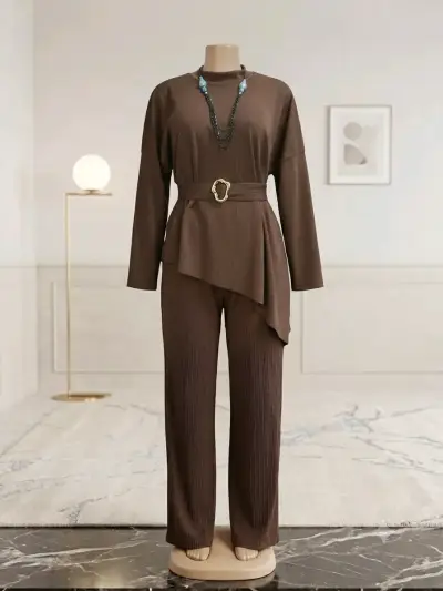 Conjunto de dos piezas marrón elegante para mujer - miniatura 1