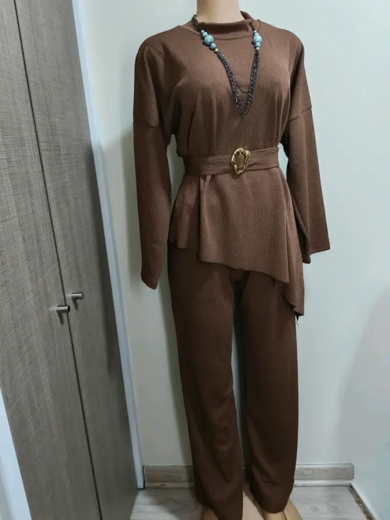 Conjunto de dos piezas marrón elegante para mujer - 4