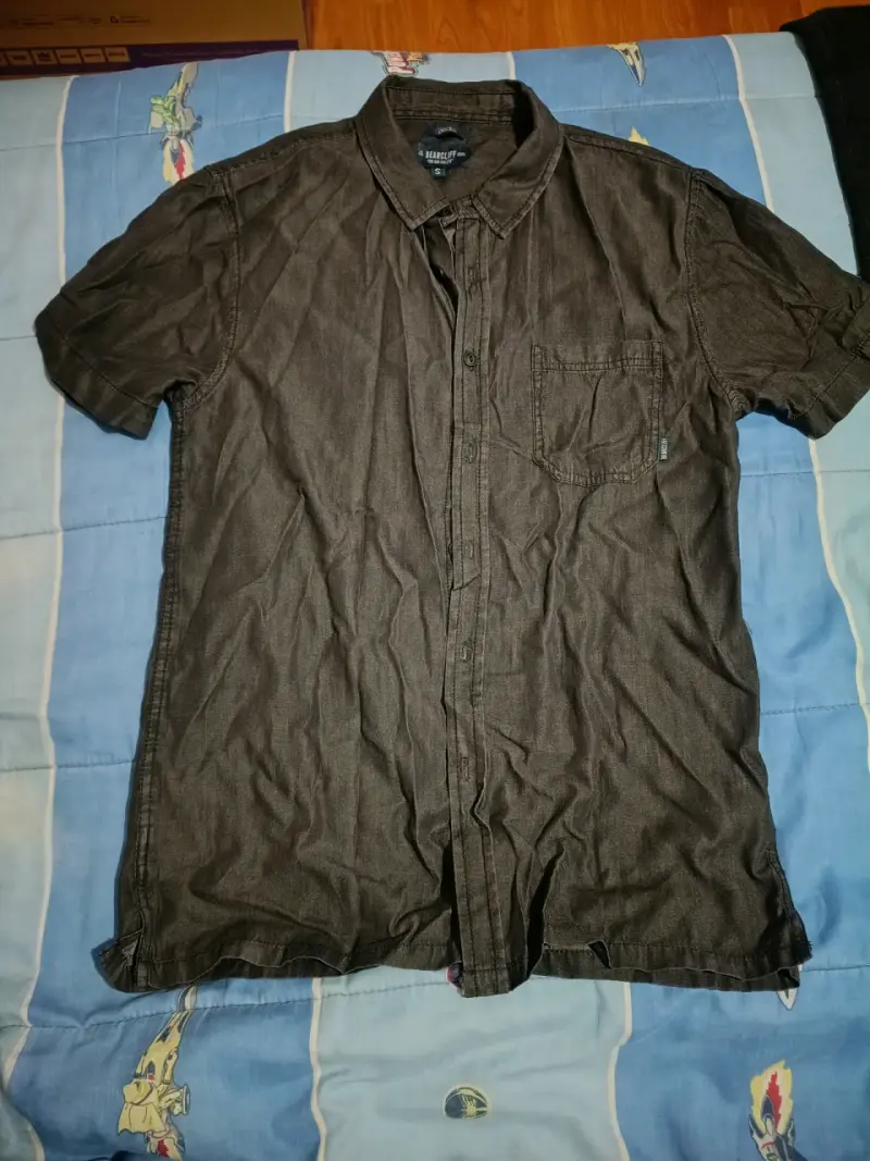 Camisa negra
