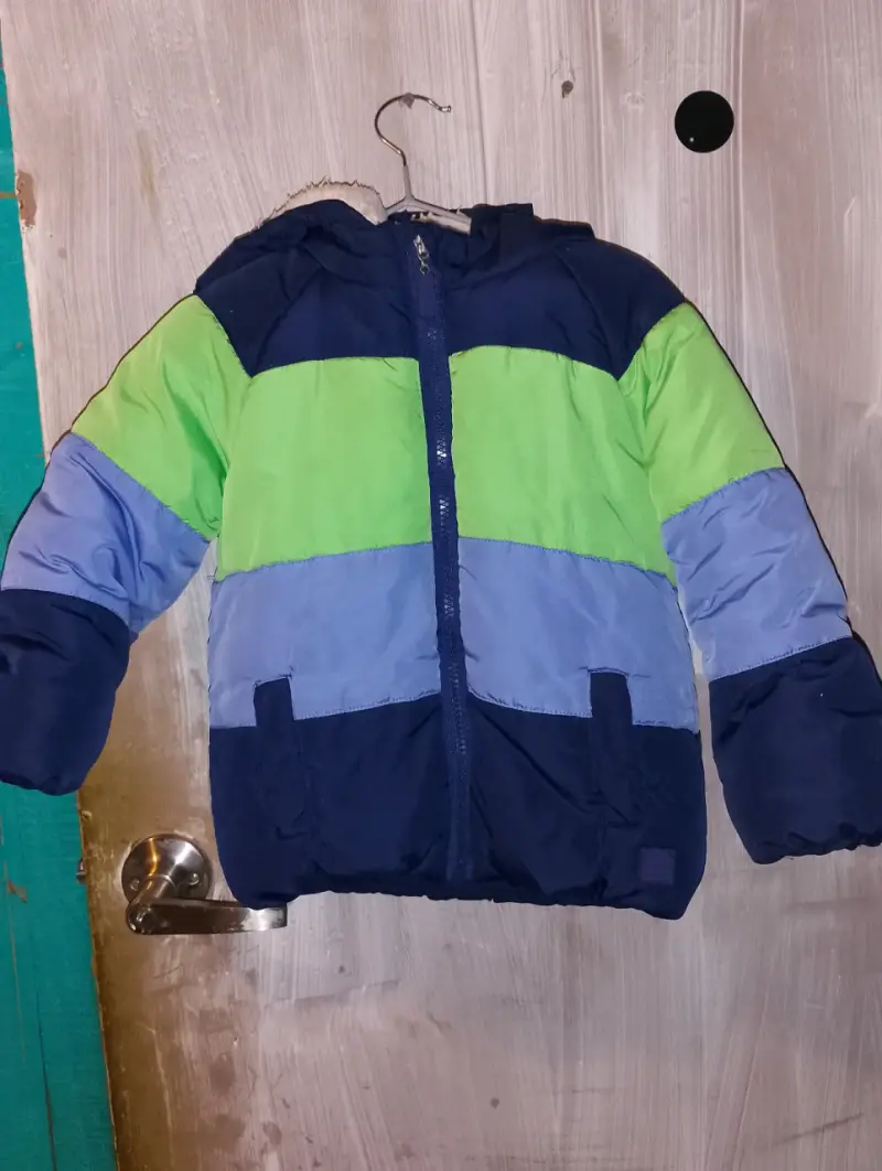 Chaqueta infantil acolchada multicolor con capucha - 1
