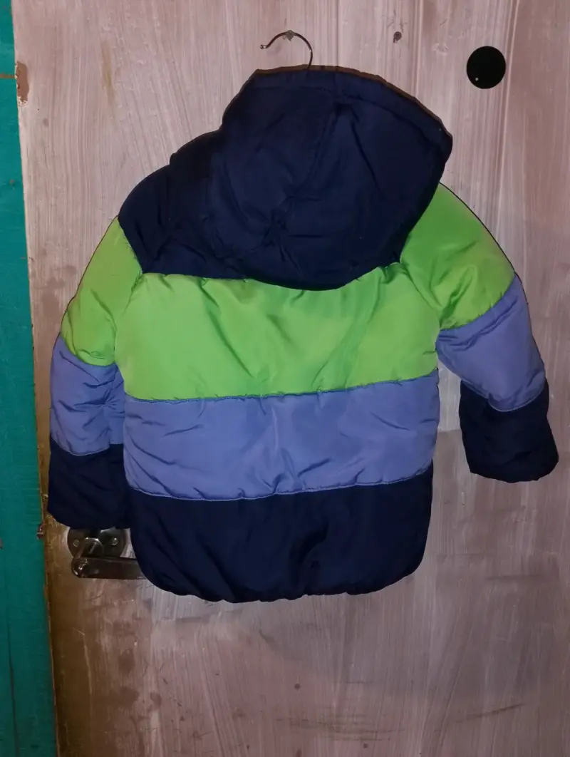 Chaqueta infantil acolchada multicolor con capucha - 2
