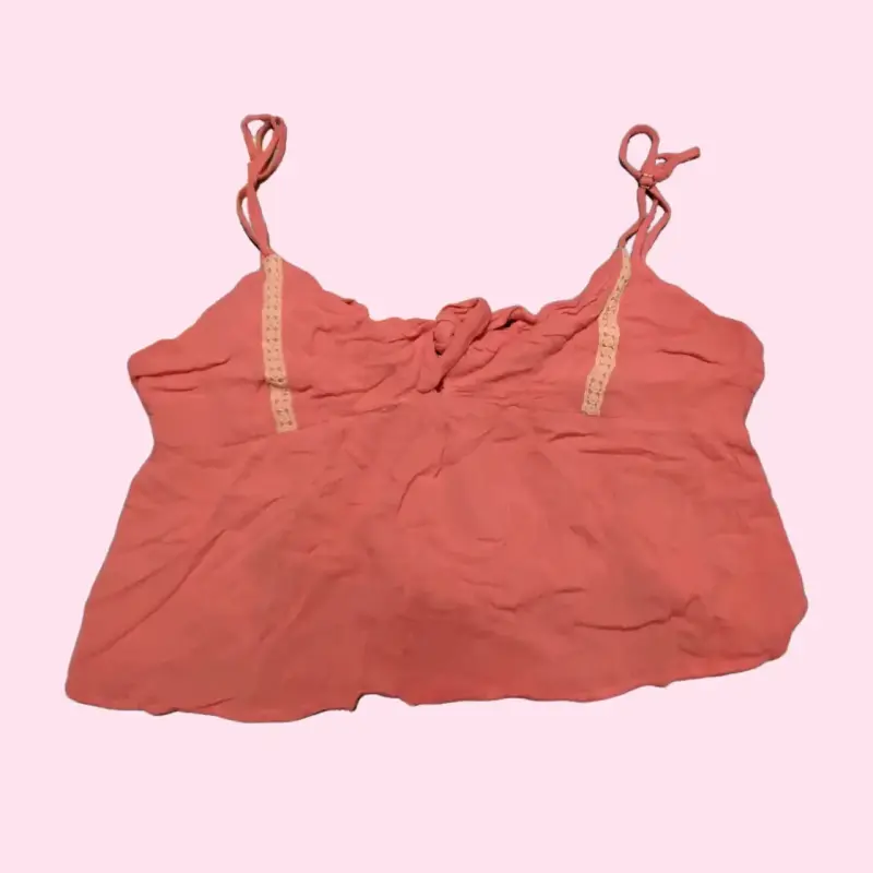 Top de tirantes coral con encaje