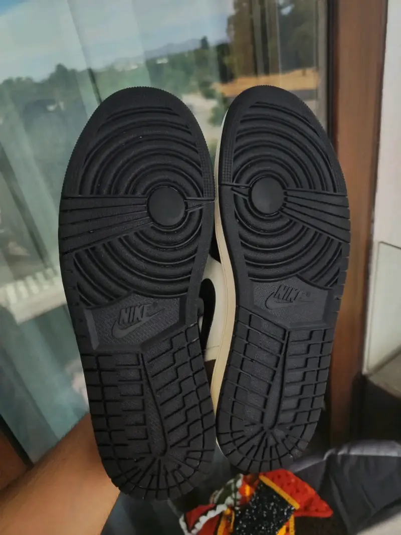 Jordan. 1 low mocha - 2