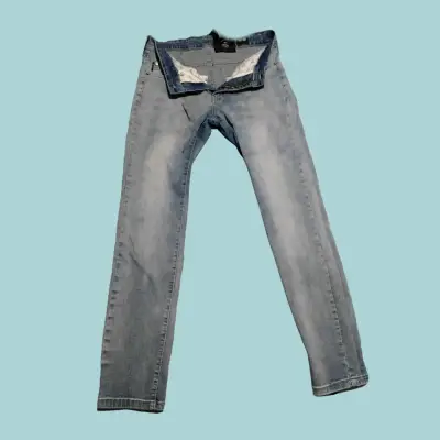 Jeans azul claro para hombre en buen estado - miniatura 1