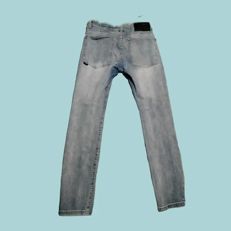 Jeans azul claro para hombre en buen estado - 2