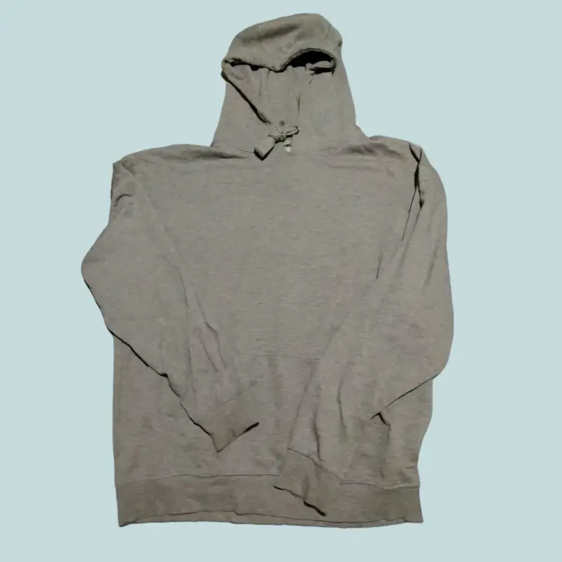 Polerón con capucha gris