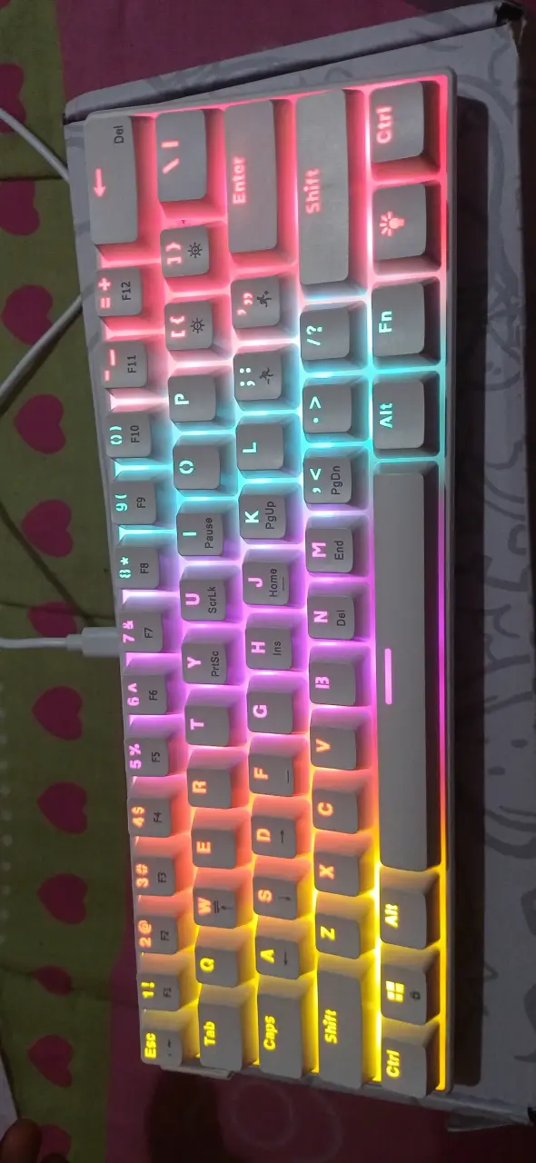 Teclado mecánico RGB retroiluminado compacto - 1