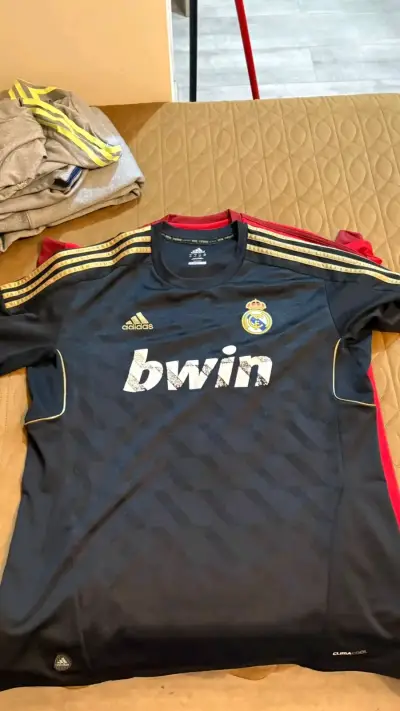 Camiseta Real Madrid Adidas ClimaCool Negra y Gris - miniatura 1
