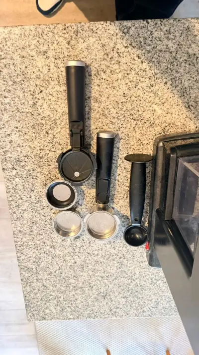 Máquina de café espresso Oster con accesorios - miniatura 3