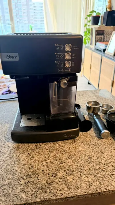Máquina de café espresso Oster con accesorios - miniatura 6