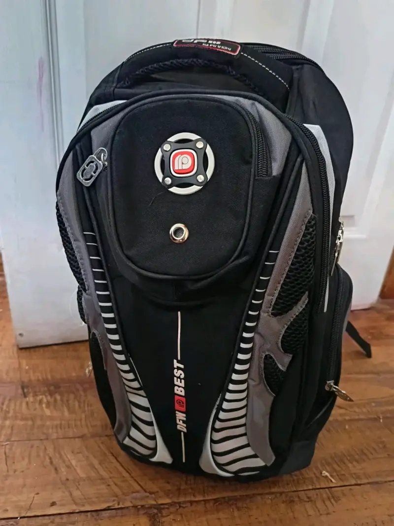Mochila deportiva DFM Best negra y gris - 1