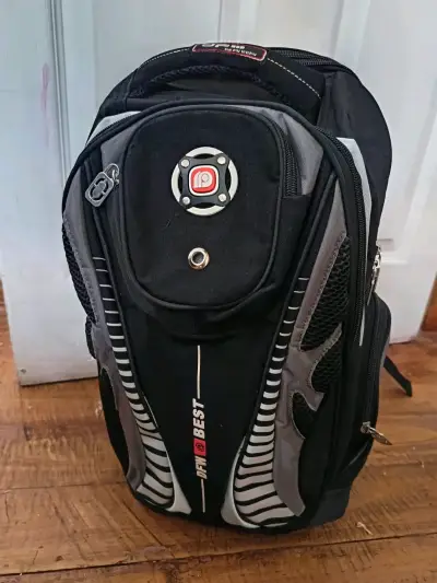 Mochila deportiva DFM Best negra y gris - miniatura 1