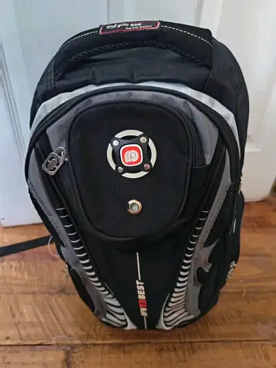 Mochila deportiva DFM Best negra y gris - miniatura 3