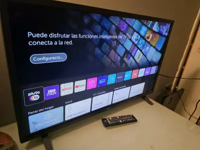 Smart TV LG Pulgadas 32, tiene una raya - miniatura 2