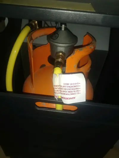 Se vende estufa a gas - miniatura 3