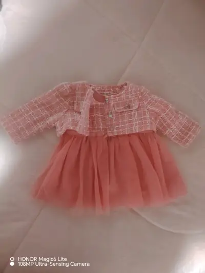Vestido de bebé rosado con chaqueta elegante - miniatura 1
