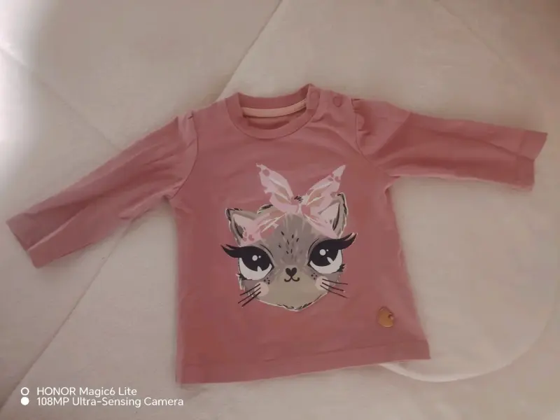 Polera manga larga infantil con diseño de gatito - 1