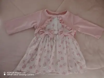 Vestido de bebé rosa con lazos y flores - miniatura 1