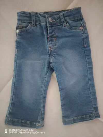 Jeans de mezclilla para niños en buen estado - miniatura 1