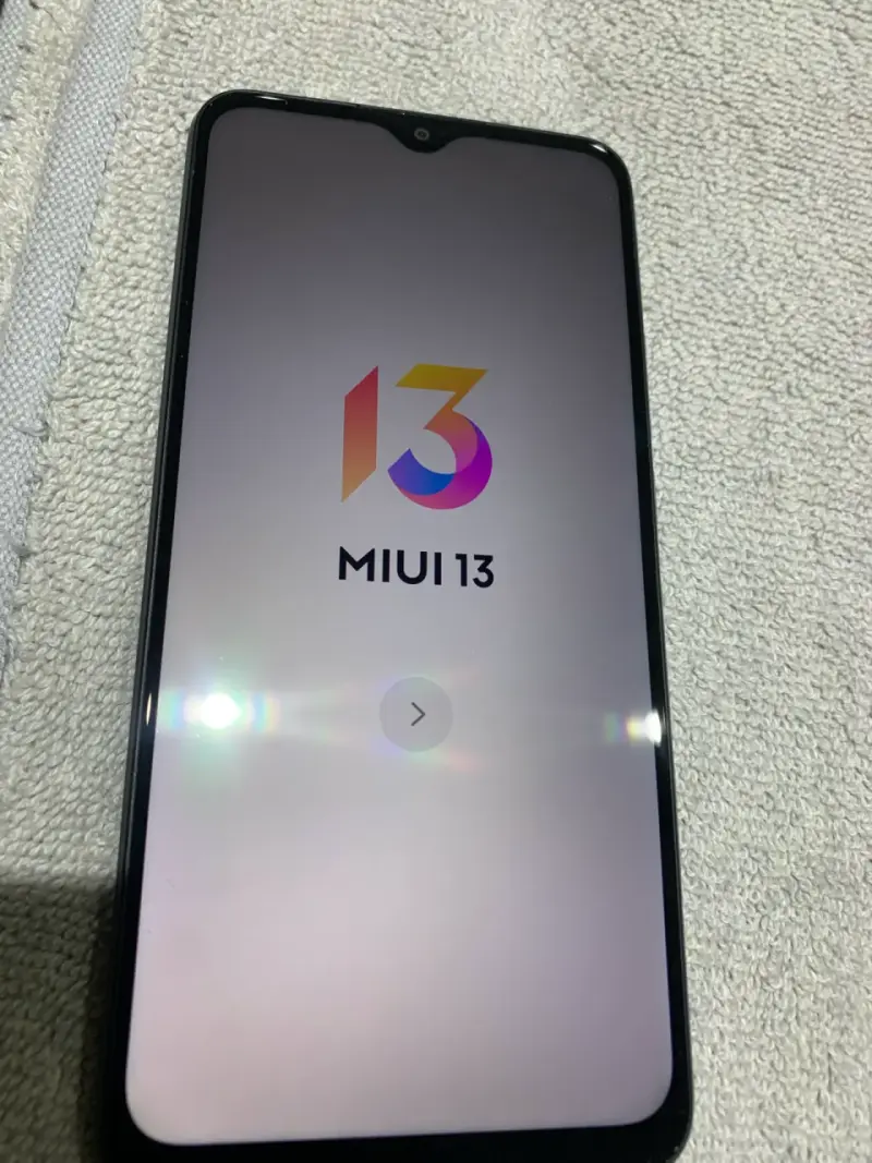 Smartphone Motorola con MIUI 13 y cámara cuádruple - 1