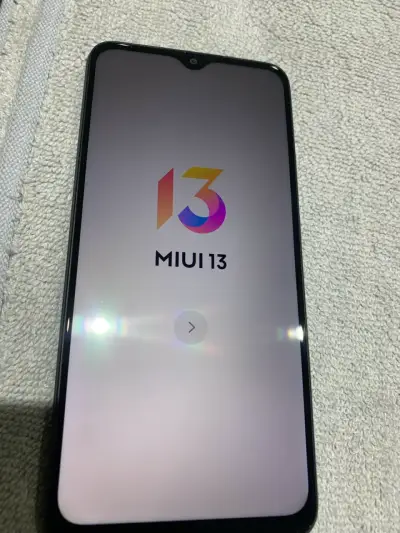 Smartphone Motorola con MIUI 13 y cámara cuádruple - miniatura 1