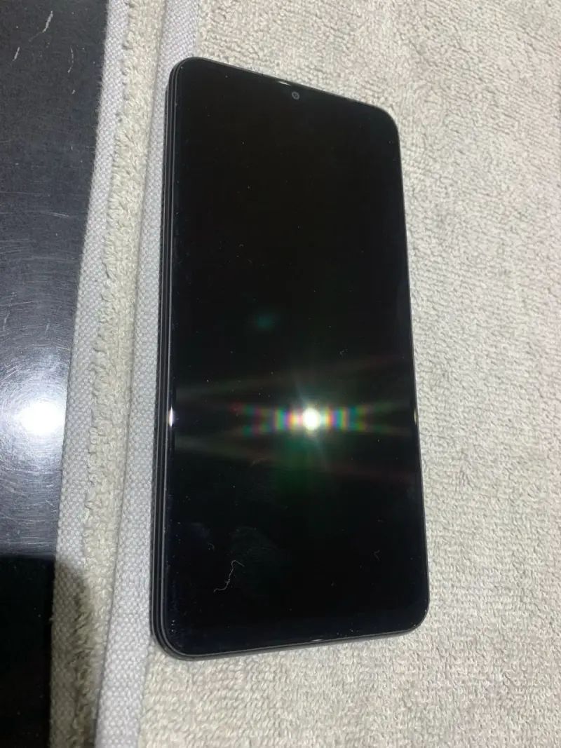 Smartphone Motorola con MIUI 13 y cámara cuádruple - 2