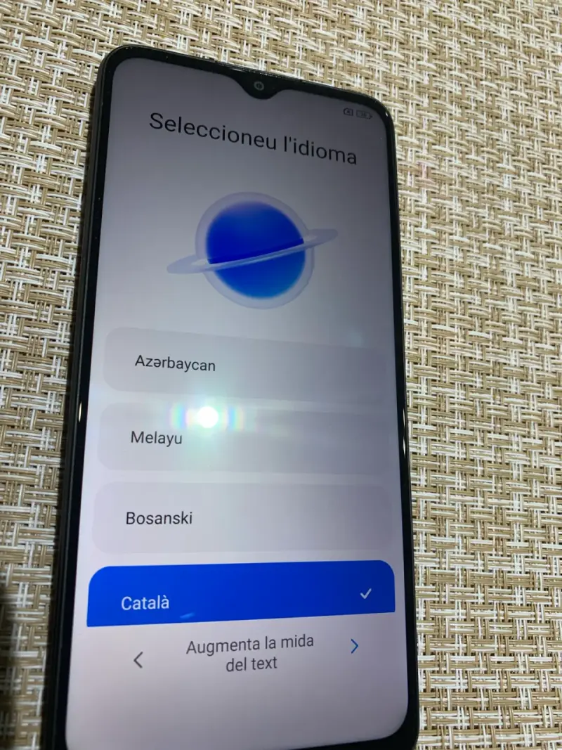 Smartphone Motorola con MIUI 13 y cámara cuádruple - 6