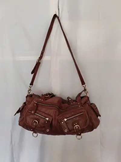 Bolso de cuero marrón con múltiples bolsillos - miniatura 1