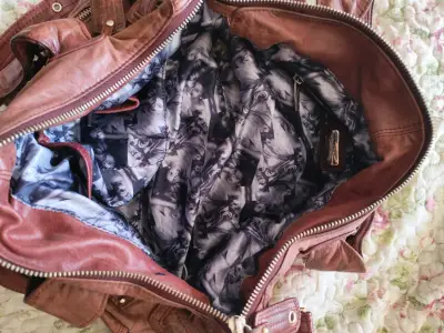 Bolso de cuero marrón con múltiples bolsillos - miniatura 5
