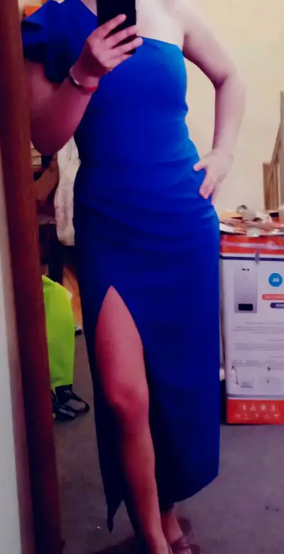 Vestido largo azul con un hombro y abertura - miniatura 2