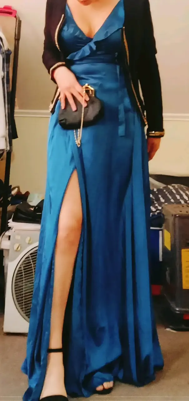 Vestido largo azul con abertura lateral - 2
