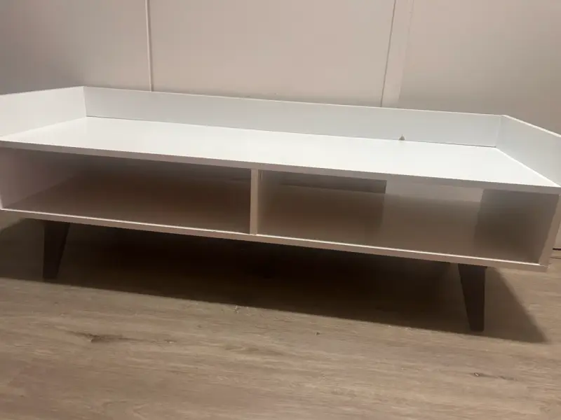 Mesa de centro blanca con compartimentos - 1