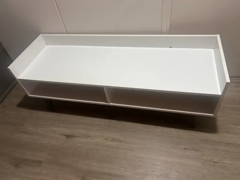 Mesa de centro blanca con compartimentos - 2
