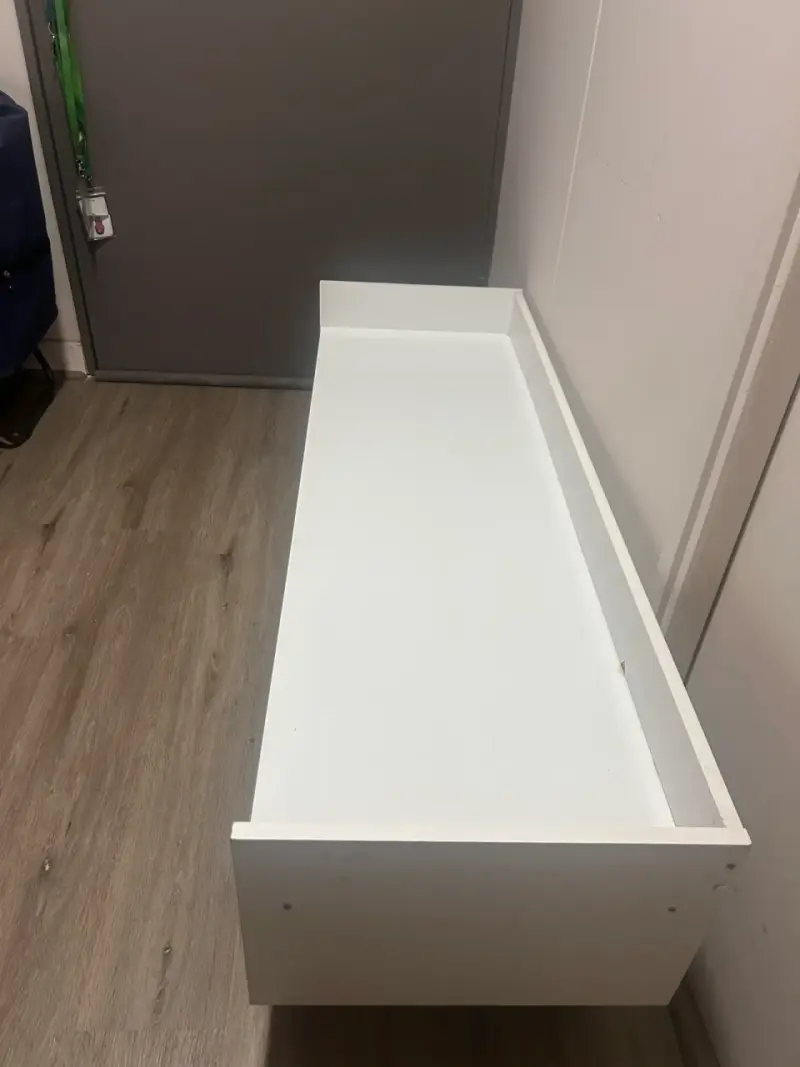 Mesa de centro blanca con compartimentos - 3