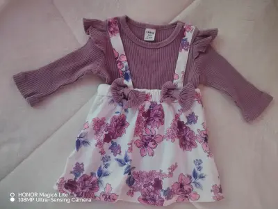 Vestido infantil Shein con flores y volantes - miniatura 1