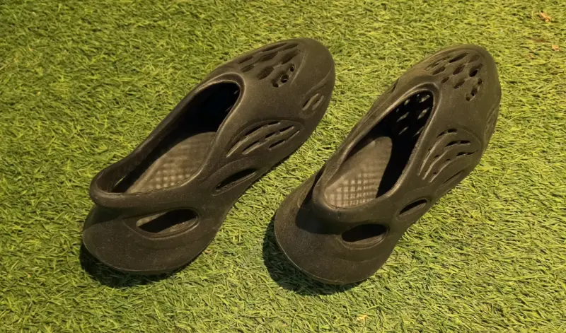 Zapatillas tipo Yeezy 700 negro - 2
