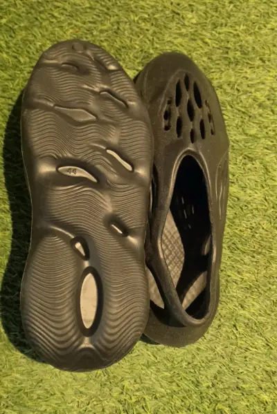 Zapatillas tipo Yeezy 700 negro - miniatura 3